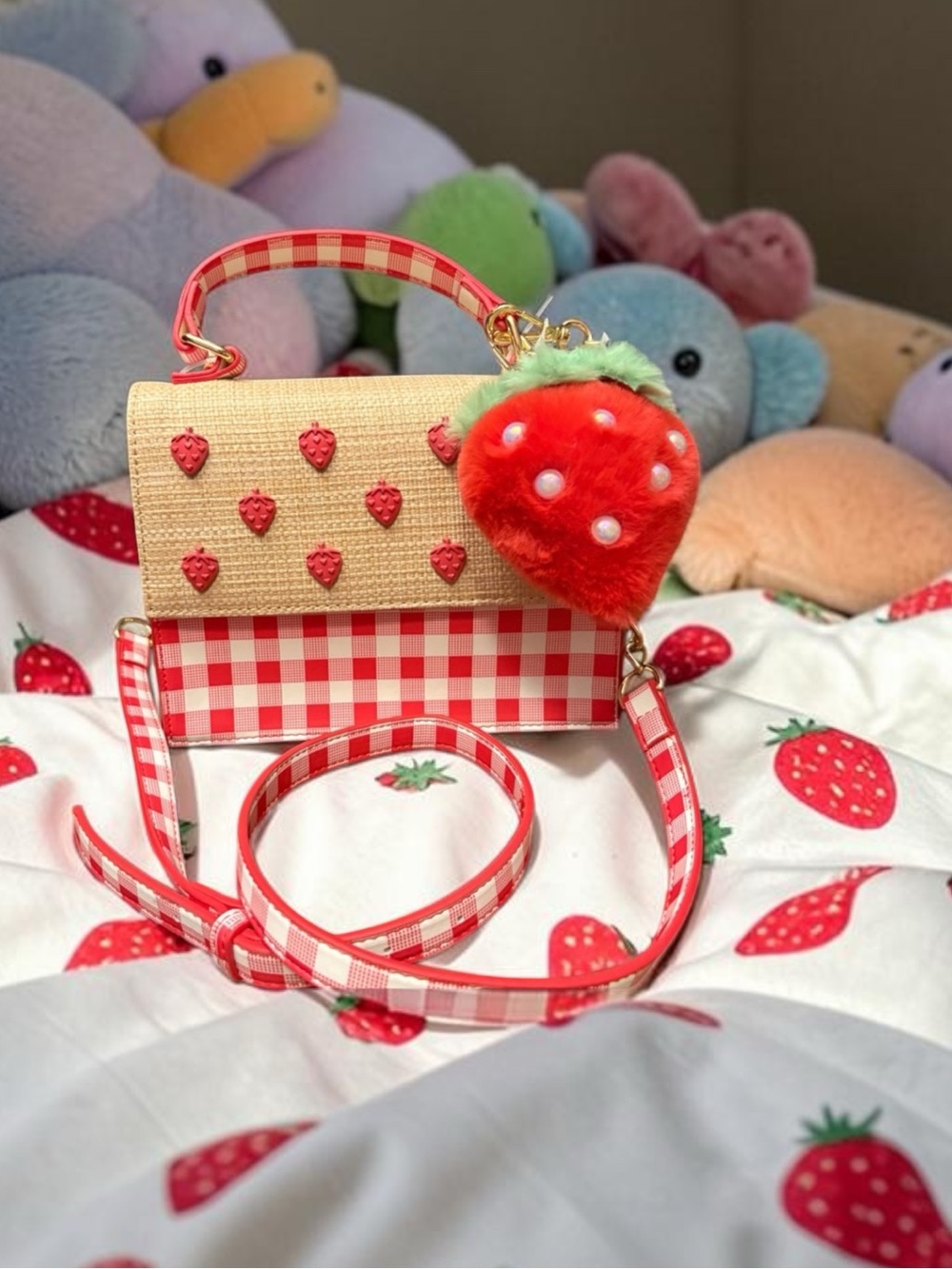 BETSEY Johnson strawberry gingham straw Crossbody bag NWT Red white picnic - Picture 13 of 13